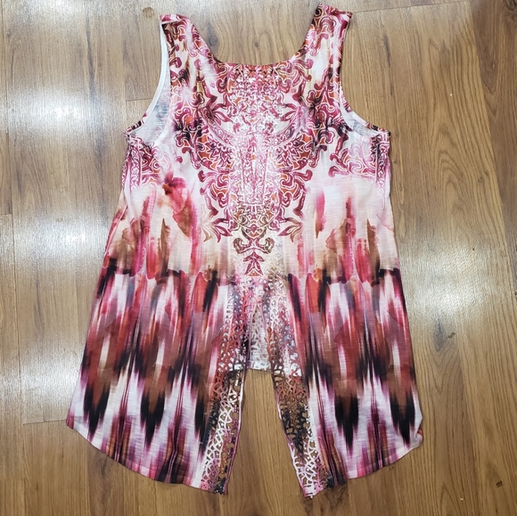 Colorful World Unity split-back tank top! - Picture 3 of 4